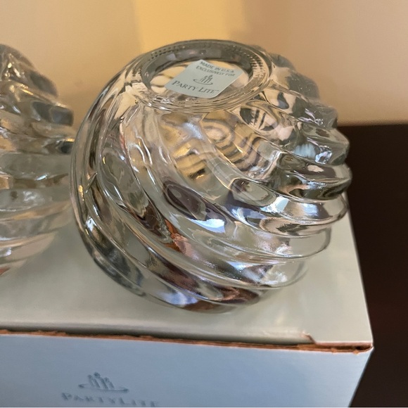 PartyLite Illusion Votive Swirl Glass Candle Holders Set of 2 NEW ORIGINAL BOX - Picture 4 of 7